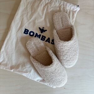 Bombas Cream Fuzzy Slippers